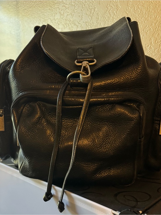 Wilsons Leather Other - Wilsons Leather Black Pebbled Leather Drawstring Backpack